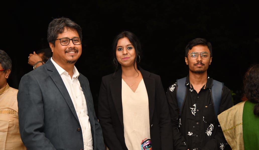 QueenGtalukdar2's tweet photo. I am glad to being a part of this Creative team "পৰভাত OF FOLK AND FLUTE" Documentary film of Late Prabhat Sarma A film of @MonjulBaruah
Thankyou so much Monjul Baruah  dada, Panjit Changmai  dada @taralisarma  ba for giving me opportunity as a Visual Artist 😍🙏

#queengtalukdar https://t.co/aR5GJ38HoX
