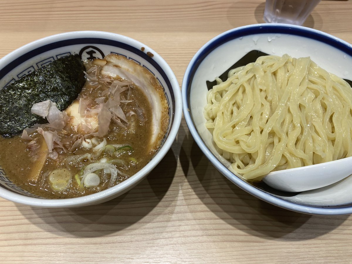 yuu5214's tweet photo. らーめん玉
濃厚つけ麺 https://t.co/lBWPPPA73S