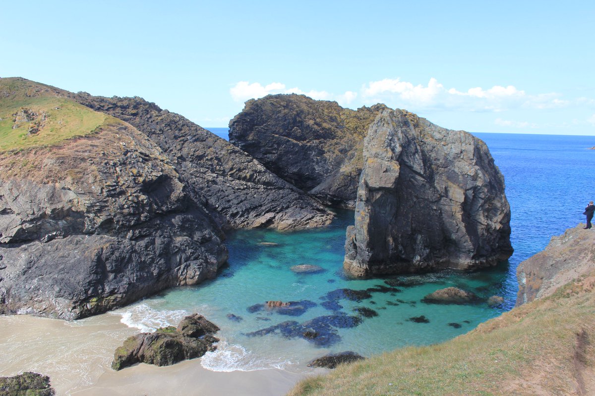 Gool Peran Lowen! 〓〓
Happy St Piran’s day Cornwall! ❤️#StPiransDay #Cornwall #StAgnes #Hellsmouth #StIves #Kynancecove #Kernow