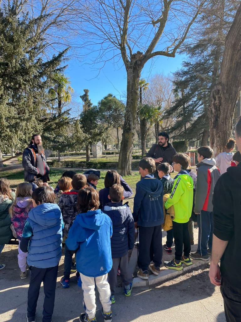 MedioAmbienteCR's tweet photo. ♻️ Ayer, junto al grupo scout Siles, disfrutamos de un taller sobre fauna en el parque de Gasset 👌🏻 Una gran iniciativa que nos hizo aprender mucho! #medioambiente https://t.co/TMWYI4XQeM