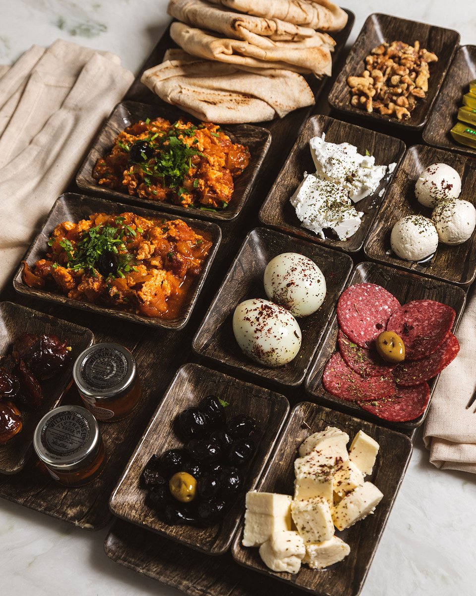 Damascena_UK's tweet photo. Brunch like you mean it at Damascena!
πΈ Damascena Fβtoor serves two people and includes a homely pot of Samovar tea. Available until noon daily, Β£19.95.
#sundayvibes #brunch #middleeasternstyle #trysomethingdifferent #visitbirmingham #foodblogger #birminghamblogger https://t.co/tFTVmgdUTI