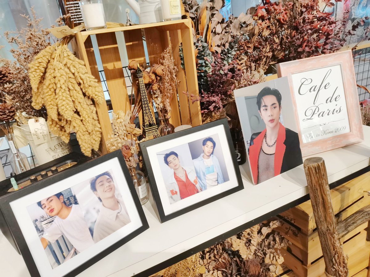 _synn07's tweet photo. Nannakun's Birthday Event in Singapore🖤🤟
#ta_nannakun
#TA23rdWolfboisHunt https://t.co/ILbsetOm3e