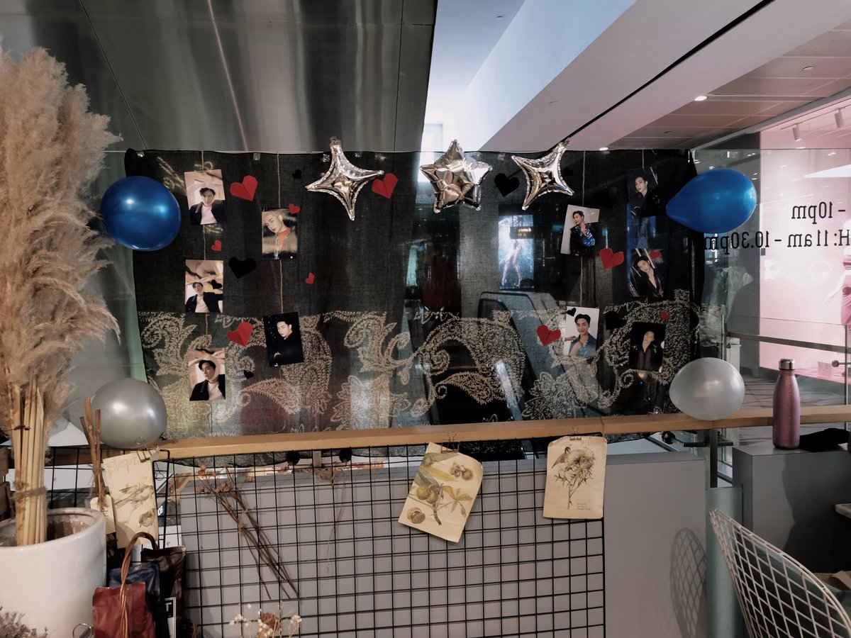 _synn07's tweet photo. Nannakun's Birthday Event in Singapore🖤🤟
#ta_nannakun
#TA23rdWolfboisHunt https://t.co/ILbsetOm3e