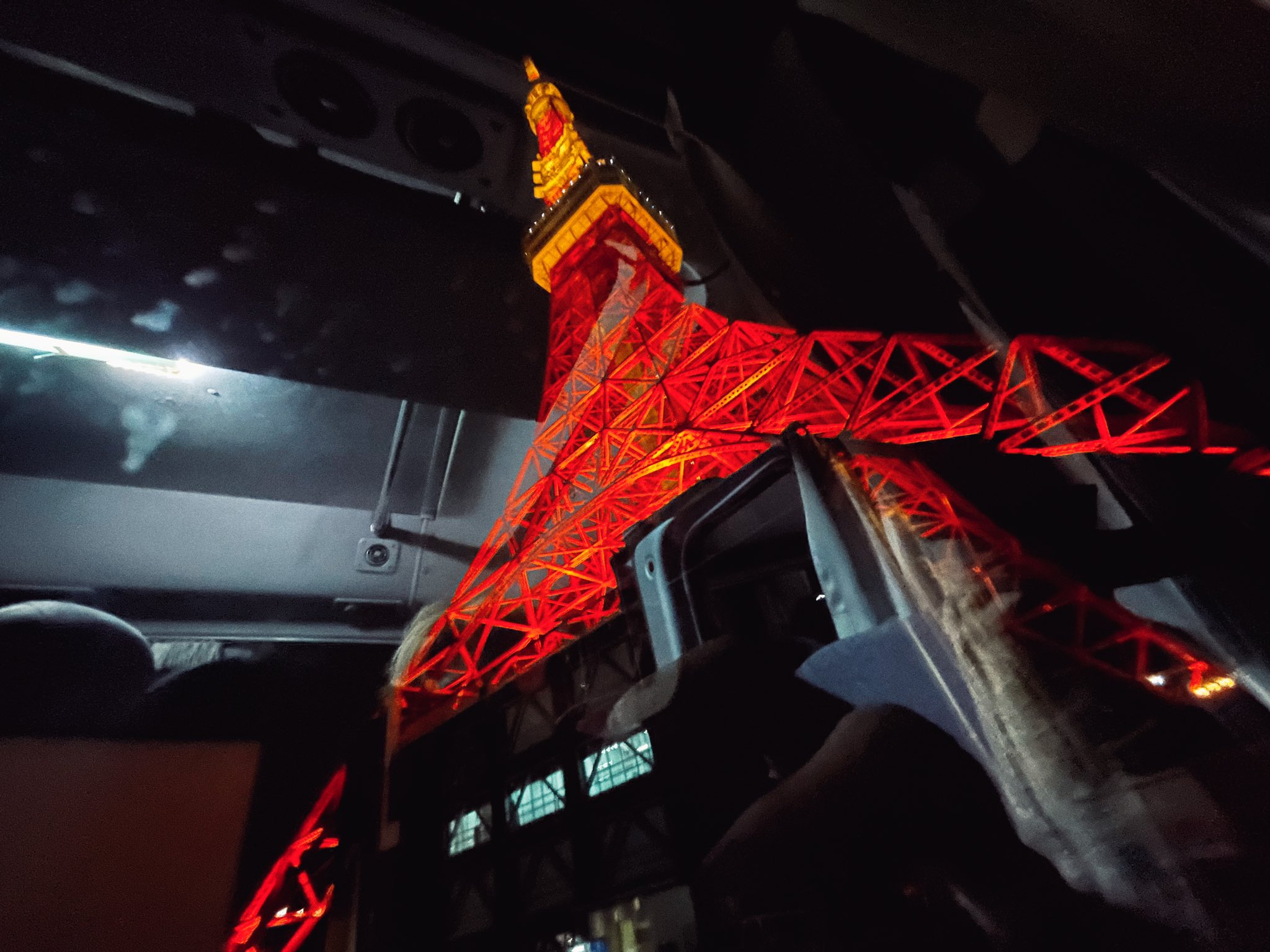 FqcvAI6aUAEC2XJ?format=jpg&name=orig