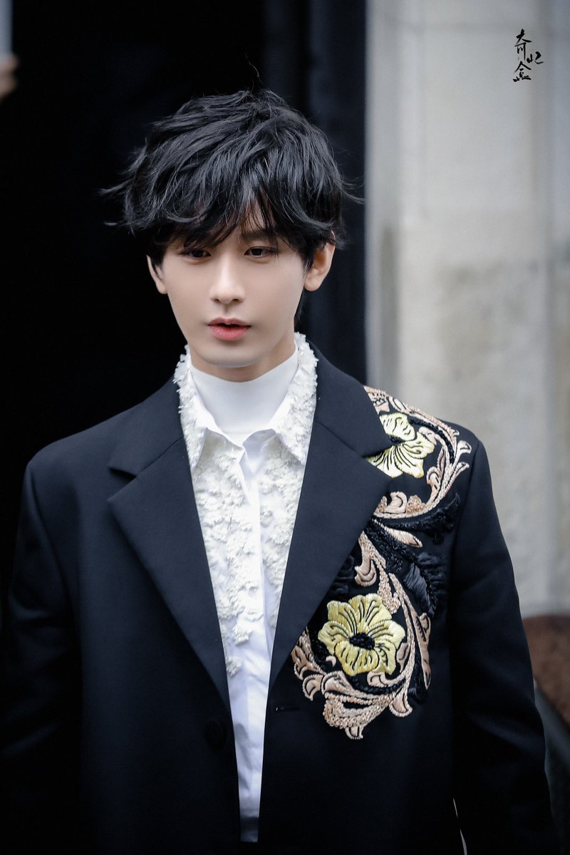 m1mibean's tweet photo. 成毅 我的王子殿下！今天看秀太帅啦

paris fashion week @Lanvin
CHENGYI FOR LANVIN
#ChengYixLanvinFW23 https://t.co/2sMRspTeGw