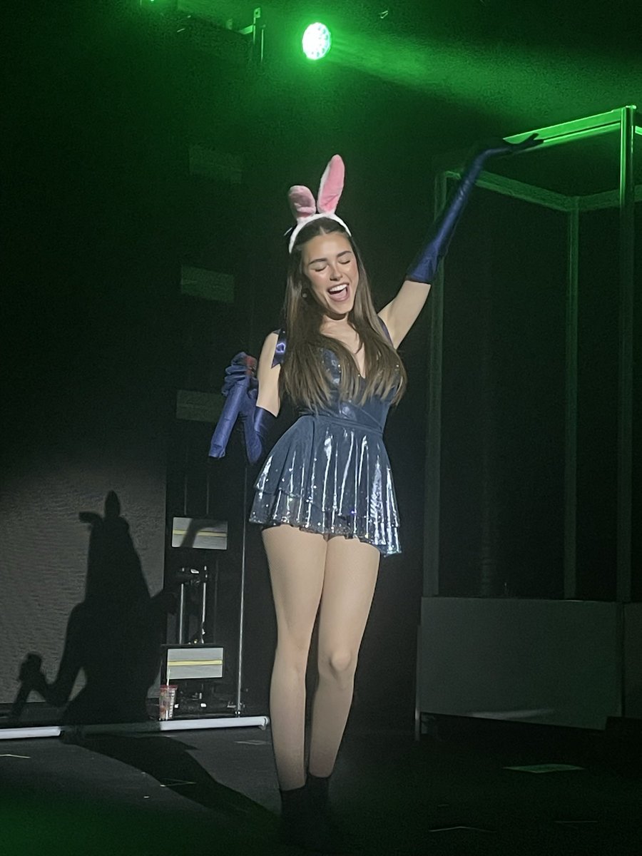 happy birthday to my favorite human being. the person that has helped me so much in life and never fail to make me happy.. i love you so much <a href="/madisonbeer/">madison beer</a>. enjoy your day 🤍🤍