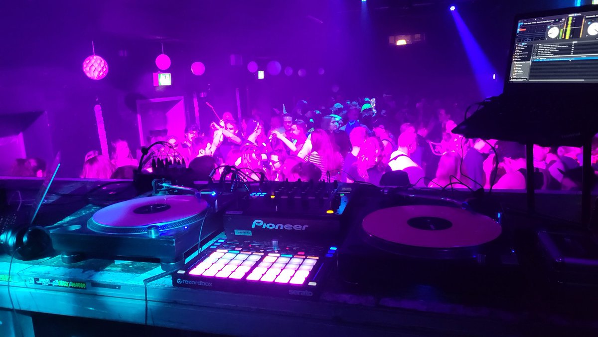 TwoFaceSound's tweet photo. Lieber spät als nie ein flauschiges #Danke an ein #großartigespublikum im @waschhaus
#party #Potsdam https://t.co/Ydu9Y30Th2