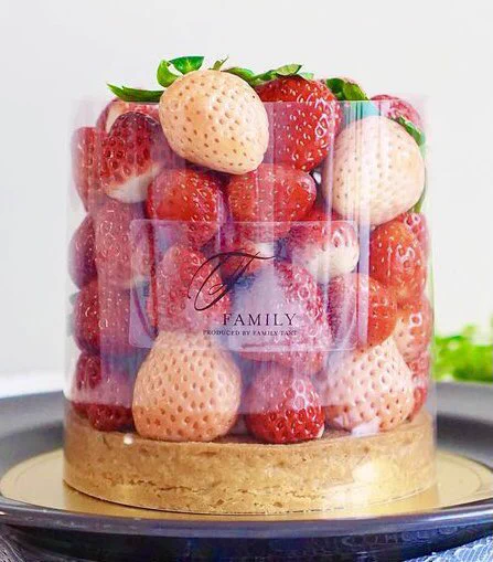 たっぷりいちごに惚れ惚れ！「ごろごろいちご」なタルトケーキ！