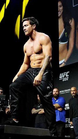 Fit Famous Males on Twitter: "Jake Gyllenhaal 😍🔥"