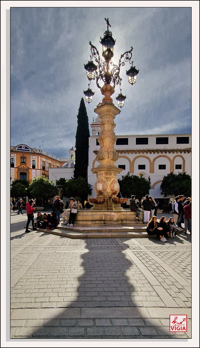 vigiadeisbilya's tweet photo. Fuente-farola de la Plaza Virgen de los Reyes. Autor José Lafita Díaz. 1929. #FelizDomingo #Sevilla #Triana #Macarena #Andalucíahoy #Andalucía https://t.co/ORSHwG3rwI