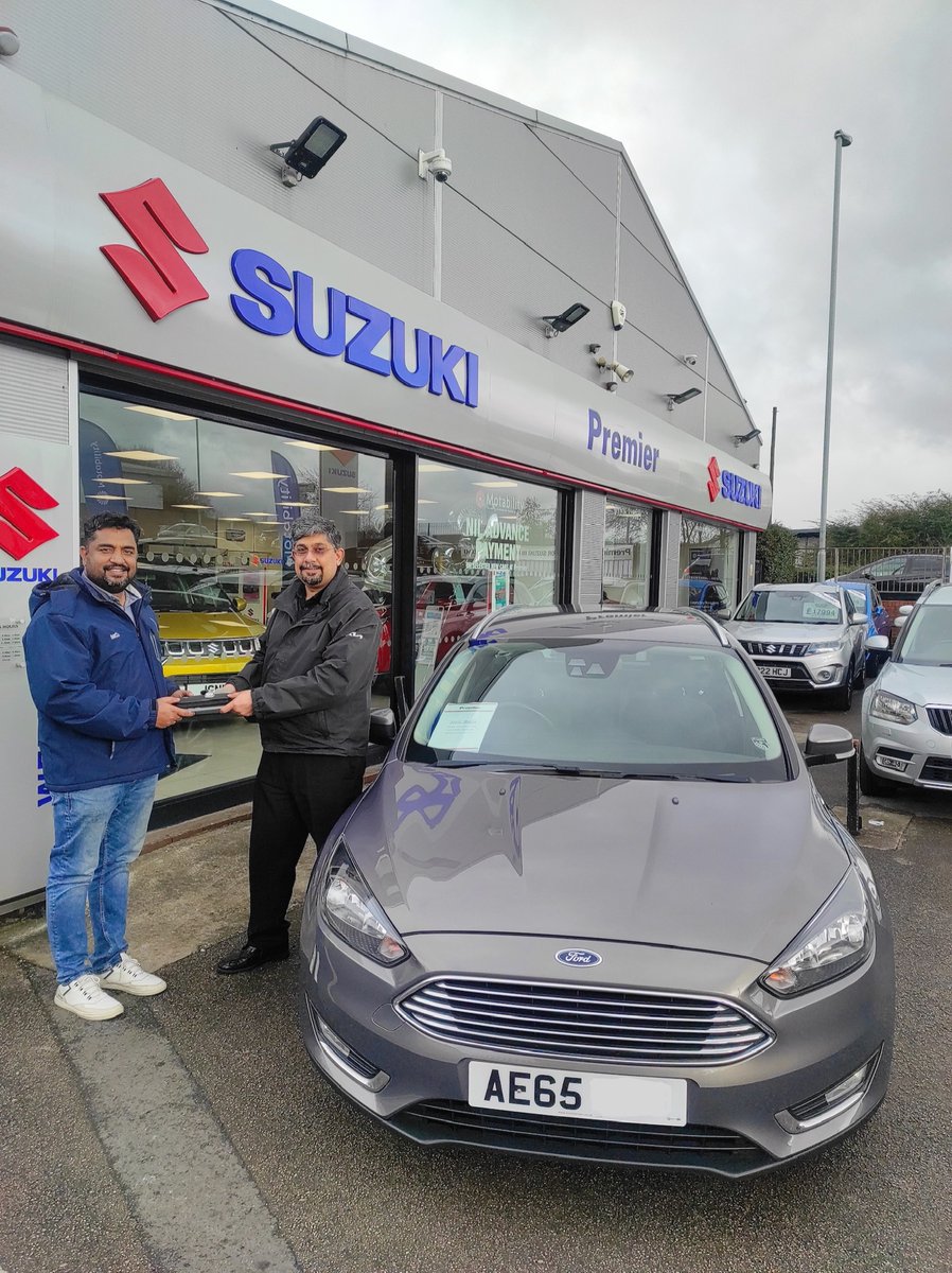 #PremierPeople 📸

Congratulations and thanks to Mr Siji Samuel, pictured collecting a ‘Premier Select’ #FordFocus for his wife 🥳

We hope she loves her wonderful new car 😀