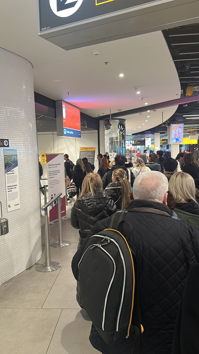 Back in the non-EU queue at schipol, really enjoying those brexit benefits. The amount of control I have taken back is off the fucking scale