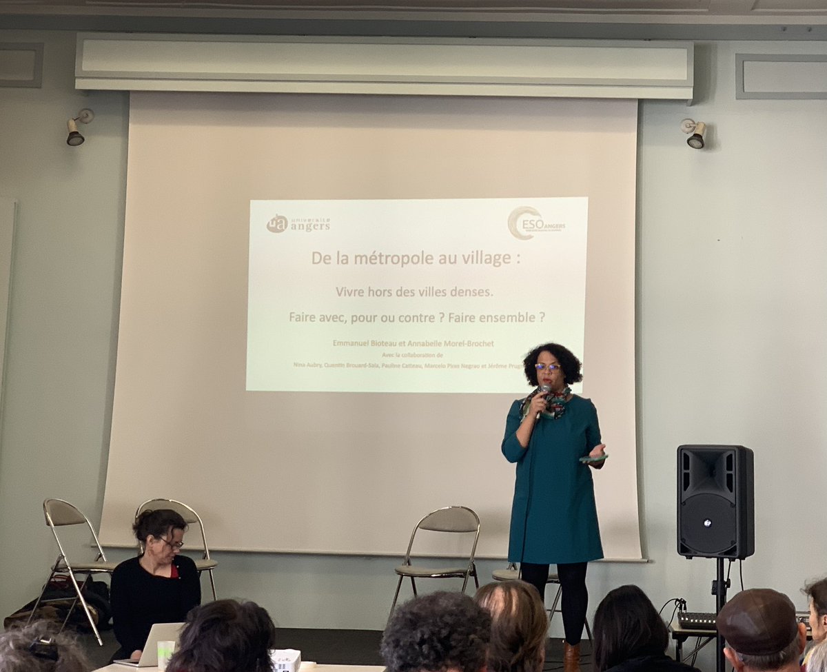 Hier nous étions à Angers avec le groupe @EcologieEnsembl du conseil régional. Discussions très intéressantes avec nos formidables représentant•es écologistes, insoumis•es et citoyen•nes
@LucieEtonno @_elsarichard @pascalehameau @FNicolon @solenemesnager @WilliamAucant