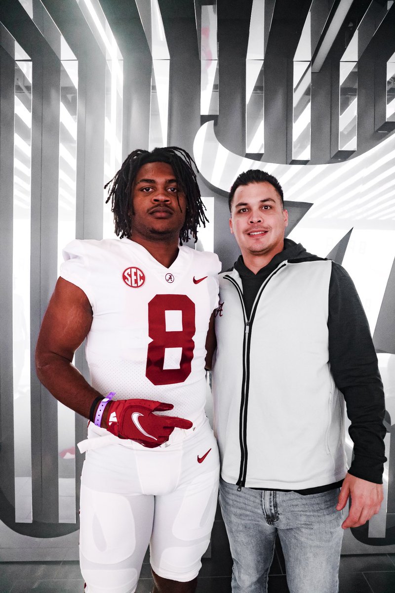 fatclark_19's tweet image. Had a great day at the university of Alabama🐘❤️ #RollTide @freddierch8 @Coach_JakeLong