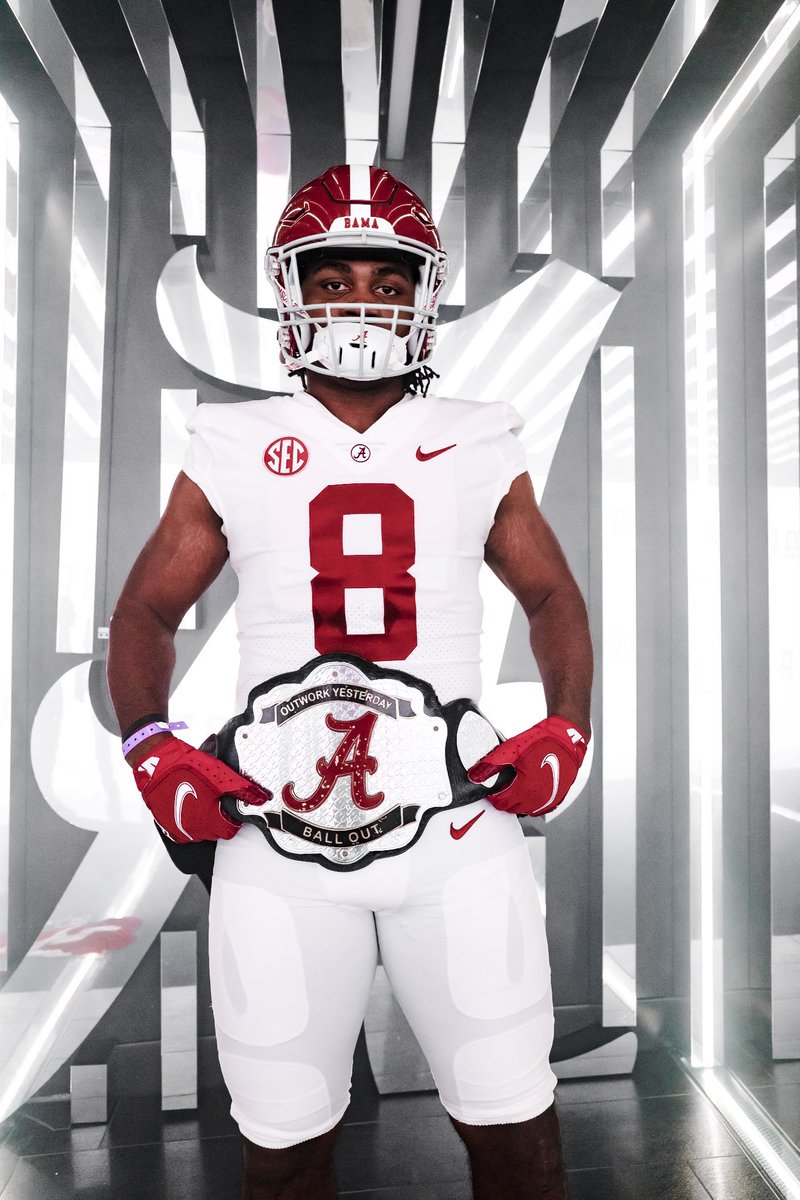 fatclark_19's tweet image. Had a great day at the university of Alabama🐘❤️ #RollTide @freddierch8 @Coach_JakeLong