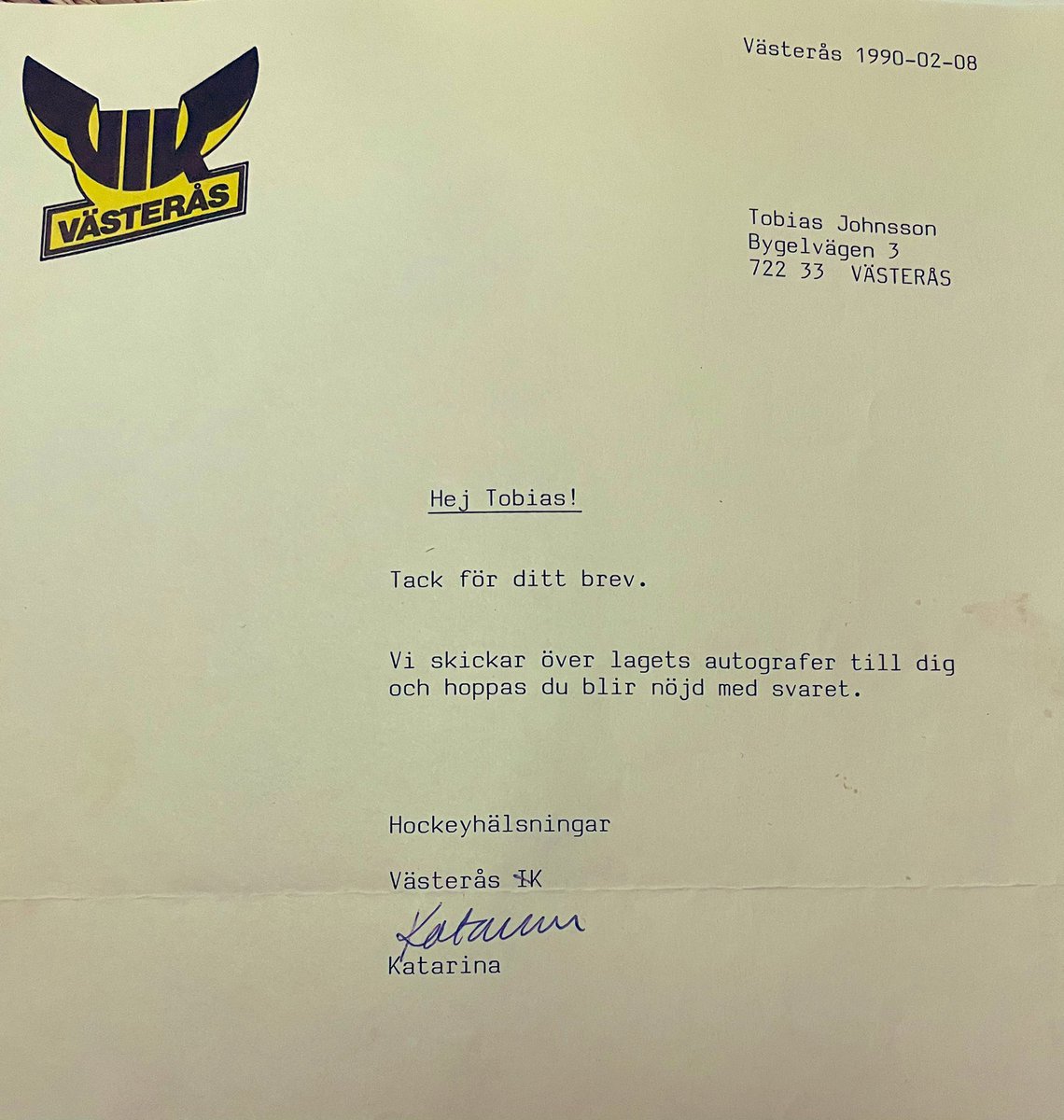 bandyzocke's tweet photo. Gått igenom massa gamla kort och papper i garderoben. Hade glömt att man som 11-åring skrev brev till @VasterasIK och fick maskinskrivet svar med Posten. 😂 Hyfsat lag 1990… #Lidas #Flygis #Poppe #Ytter #Loppan #Julle https://t.co/ucRyw93qPr