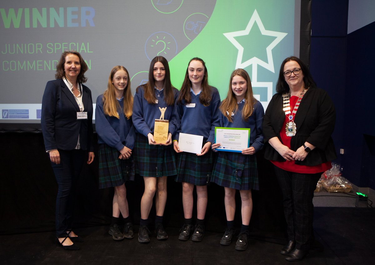 Wicklow_SEA's tweet photo. Winners of Junior Special Commendation: Jig Spell from Greystones Community College, Winter Wonders from Greystones Community College, Scented Snowmen from Coláiste Craobh Abhann, and The Hurl Girls from Avondale Community College

Well done to you all!!

#studententerprise #SEP https://t.co/iZbln9M5Dc