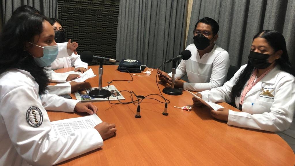 #EnEntrevista
Contamos con la participación de alumnas de la <a href="/URSEOaxaca/">URSEOaxaca</a>, quienes compartieron información acerca de una campaña contra la obesidad. 

#STIRTTRadio
#LaFuerzaQueUne
#Oaxaca