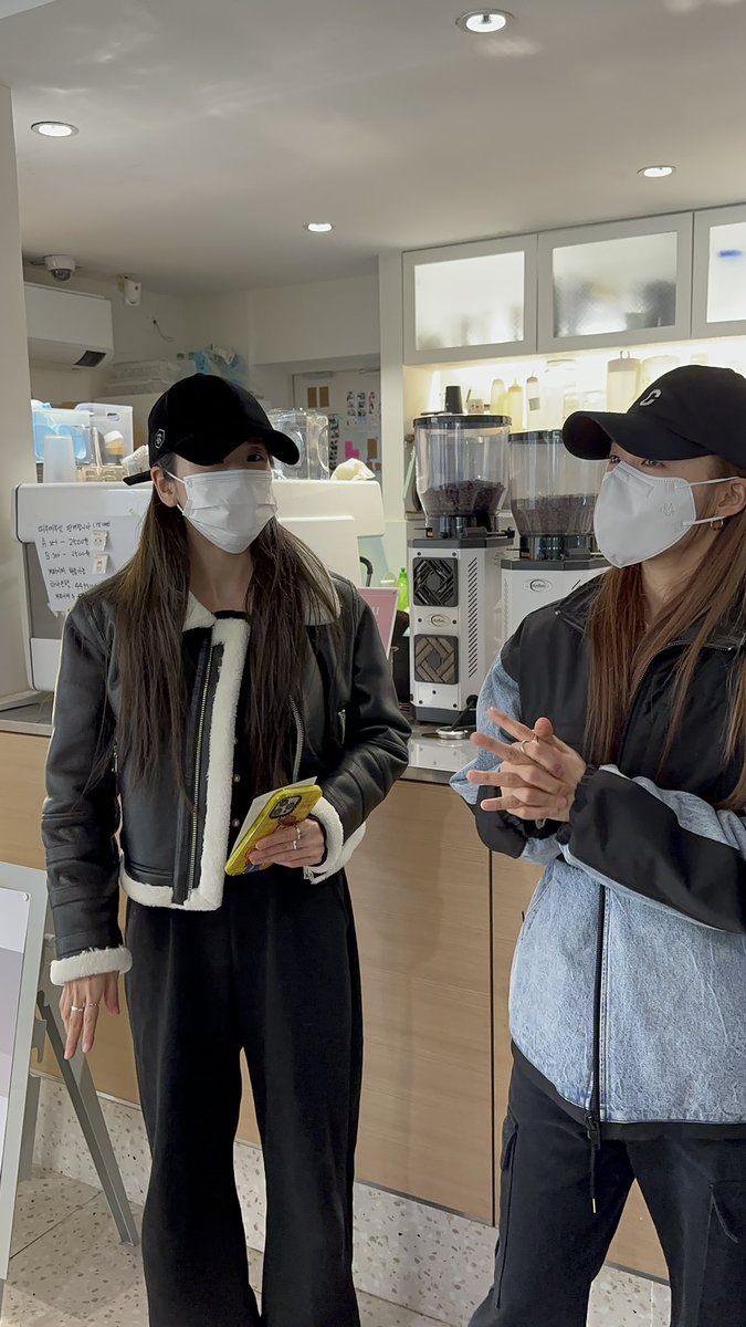 tldk6689's tweet photo. 예쁘다 예뻐🥰                                                        @Apinkpcr @Apinkjej #에이핑크 #박초롱 #정은지 https://t.co/EYdypmJb3K