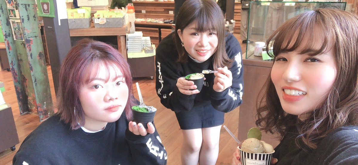 hbk522_'s tweet photo. ひとみさんハッピーバースデー🧁！！
高校生からお世話になってるから何年目かわかりませんがこれからも末長くよろしく🤘🏻❤️‍🔥
懐かし過ぎる写真たち貼りつけます！笑
@HTM__MTH__ https://t.co/azGE8qNTME