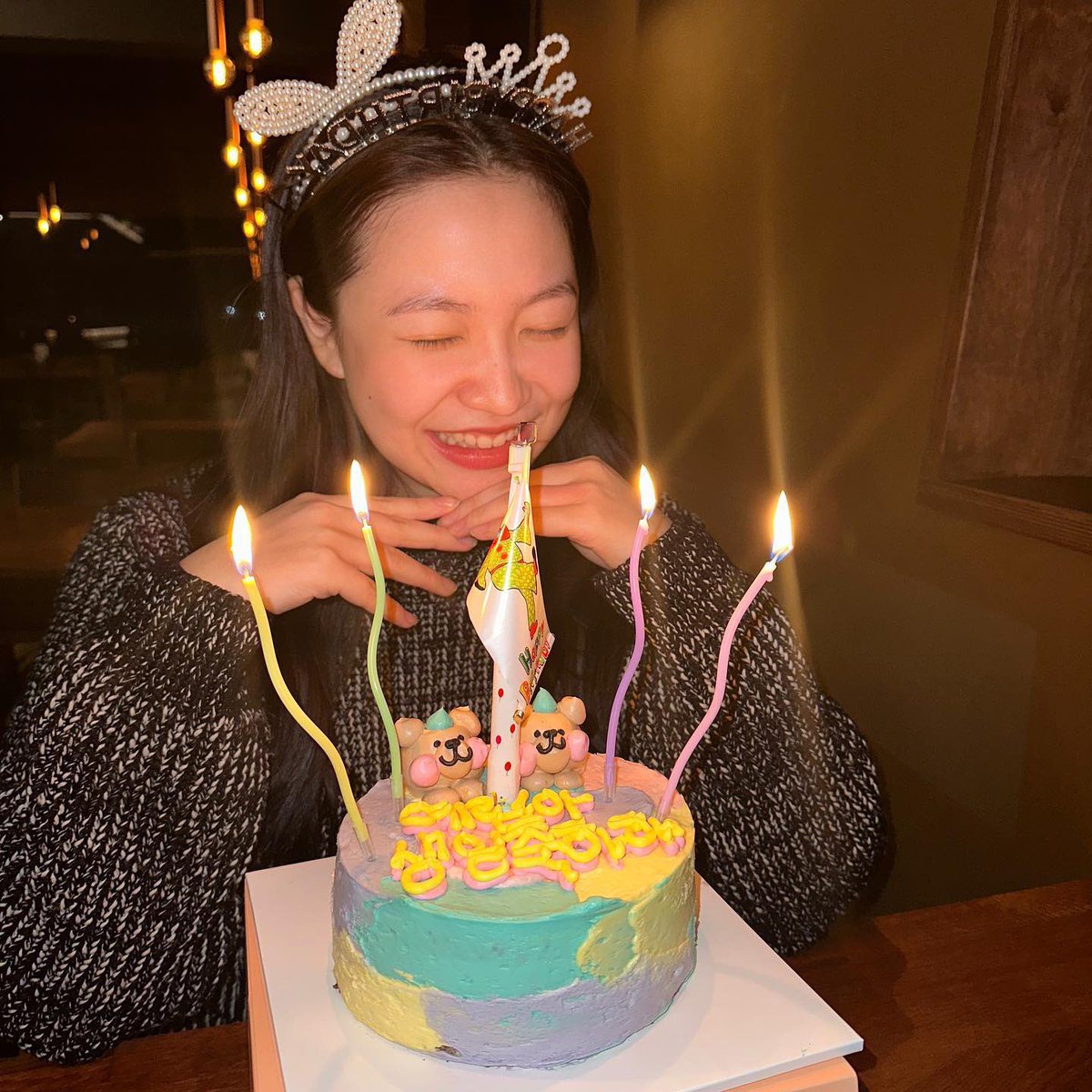 taengikim's tweet photo. No guns against my temple, this is my sincerest heart wishing for your birthday to be the best yet. To the loveliest little lady turning 25 today, happy birthday! Gifts will follow through when my card swipe on your selected store. https://t.co/69369ZFNKr
