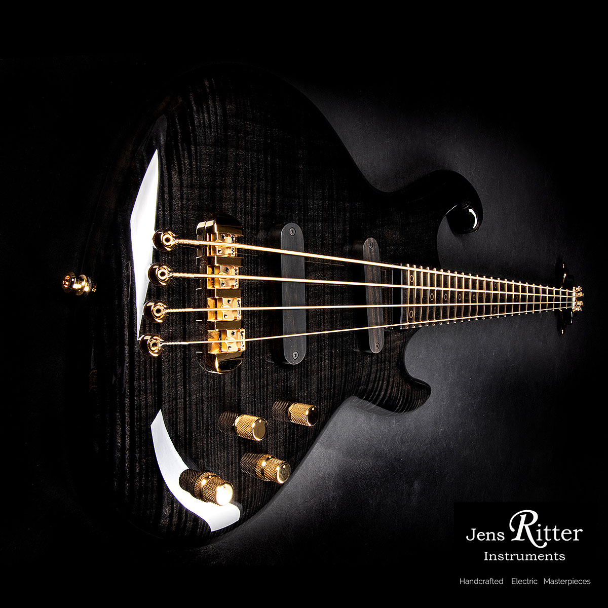 JensRitter's tweet photo. This Cora 4-string bass has a beautiful one piece flamed maple body. It has a Black Panther high gloss finish and 18k gold ring inlays.
https://t.co/R0NjSBKkPL

#bassguitar
#custombass
#electricbass
#baixoeletrico
#bassist
#bassplayer
#jensritterinstruments
#ギター職人 https://t.co/Fy3pSyYyn1