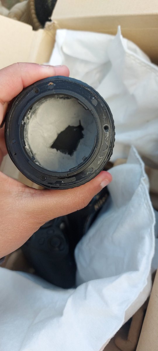 HimaniJ93968055's tweet image. @_Kalyan_K   I trusted flipkart and ordered such expensive Sony M4K mirrorless camera of worth Rs. 2,27,990/- and they are sending me a broken nikon dummy camera and a plastic lens body. Request you to look into this matter. @PiyushGoyal @jagograhakjago @consumerforum_ @Walmart