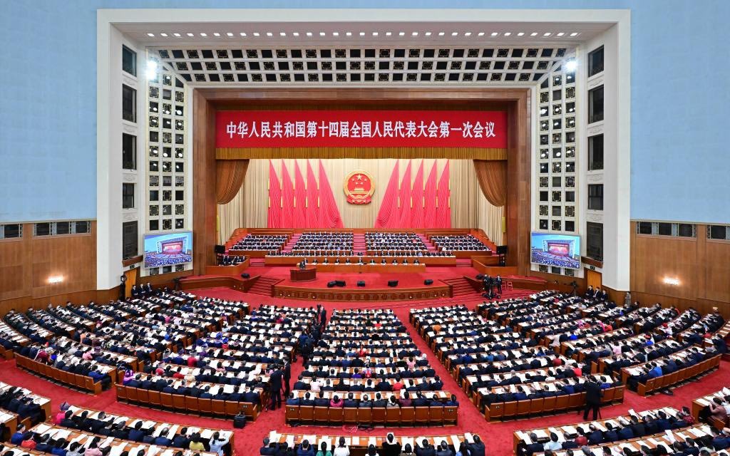 Descubre_China's tweet photo. En Beijing se inaugura la primera sesión anual de la XIV Asamblea Popular Nacional de China (ANP) 🇨🇳
Los diputados de la APN elegirán y sobre los miembros de los órganos estatales.
Detalles en el link 👉🏻 https://t.co/PGky8WzN6G
#China #ANP #PPCh #Asia #Beijing #Pekin https://t.co/IpGlESaBnb