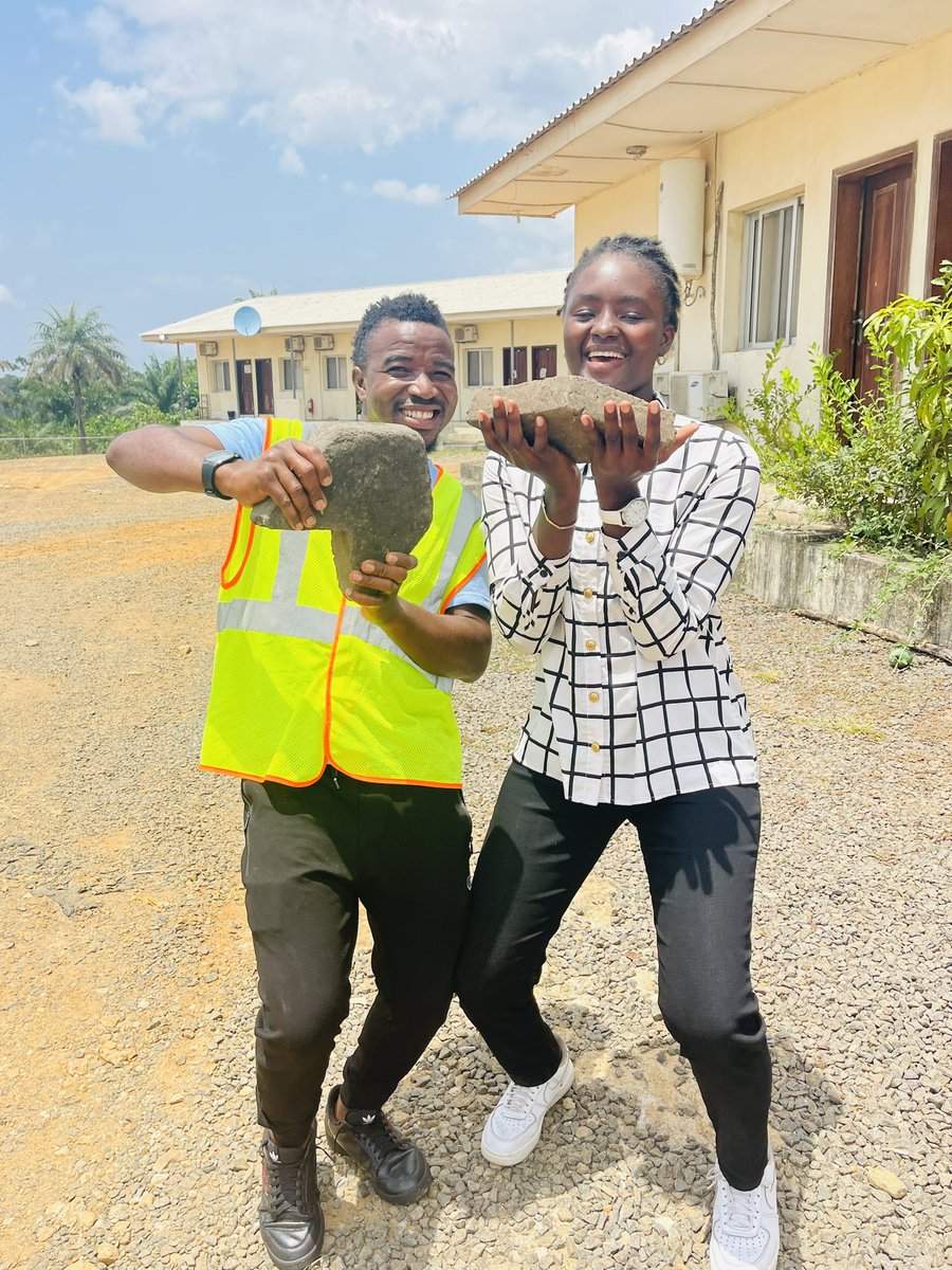 AbrahamLBFreem1's tweet photo. #Reduce #Reuse #Recycle. Zero waste concept is possible in Liberia. https://t.co/4vSSwGhfDU