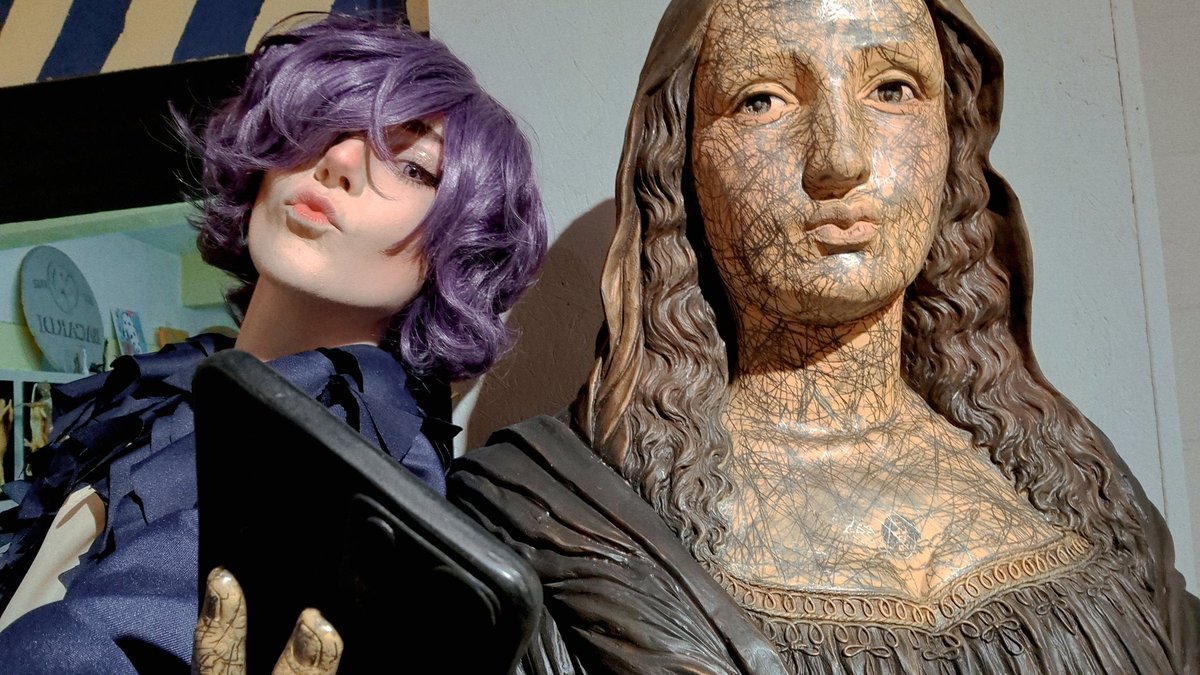 JeanneMaxweII's tweet photo. Wir waren gestern Abend auf der Kunst Ausstellung meines Vaters. Danke an @Bellanabanana und Laurin die mich dorthin begleitet haben! Hier ein paar Selfies mit der Mona Lisa.
#ib #omori #davinci #artexhibition #monalisa https://t.co/0tpJGVmnC9