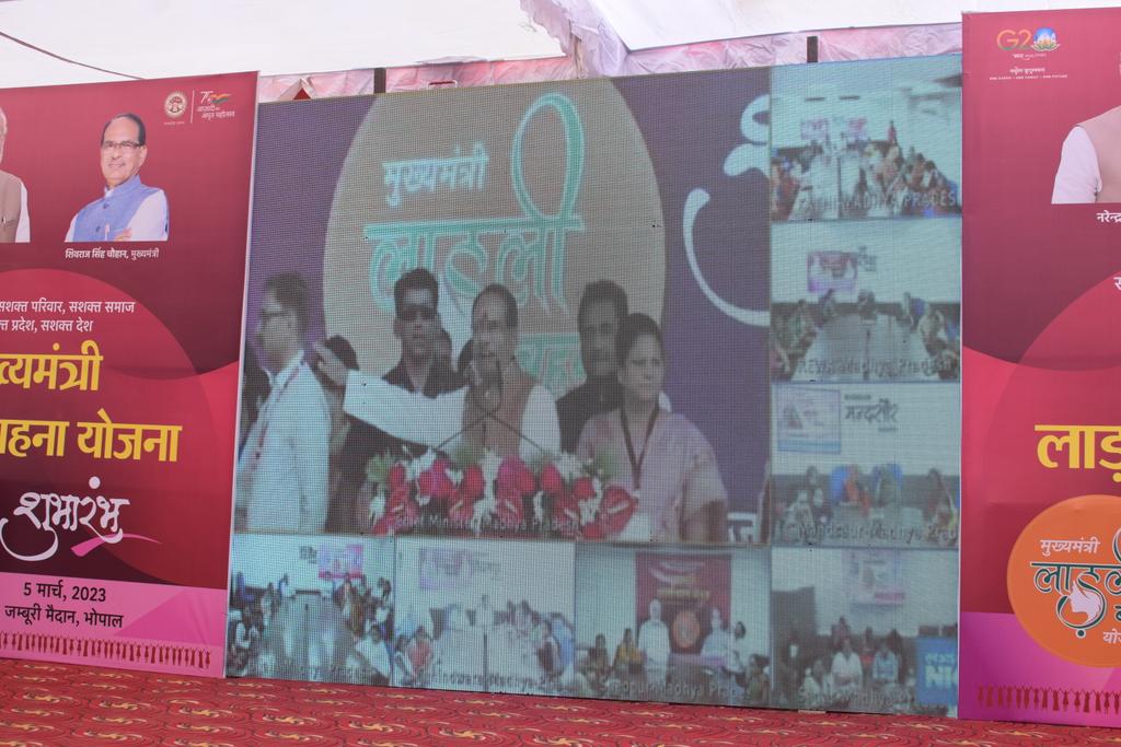 PR_TDE's tweet photo. आज मुख्यमंत्री श्री शिवराज सिंह चौहान के जन्मोत्सव को रीवा नगर निगम ने पौधारोपण कर पर्यावरण संरक्षण में एक और कड़ी जोड़ी,
हेडगेवार नगर पार्क में किया गया पौधारोपण।
#Plant4Shivraj
#PlantInMP
#Rewa
#environment https://t.co/3jwzlFoHd4