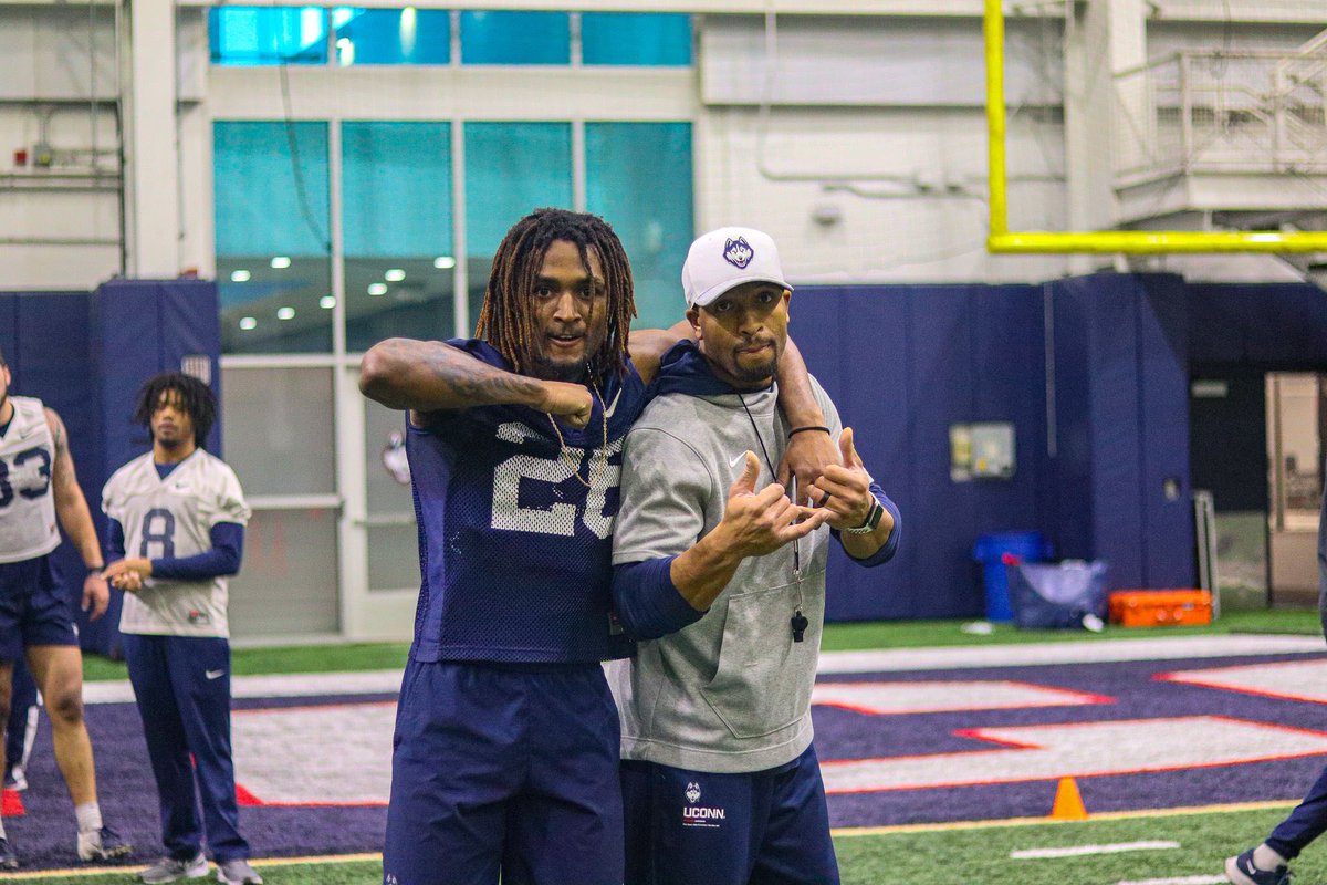 Coach Hilliard tweet media