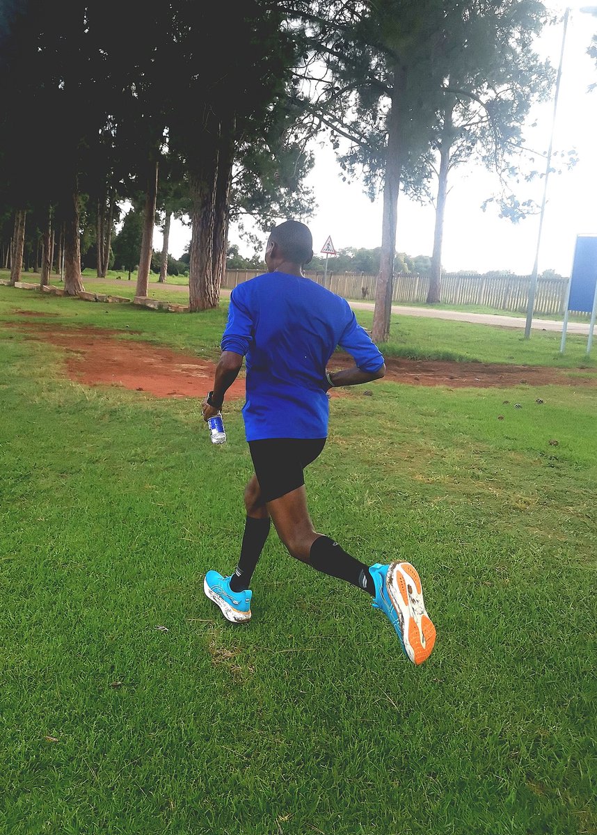 35km Long Run done!🔌🔋
.
.
.
. 
@mr_runningclub
<a href="/LindseyParryZA/">Lindsey Parry</a>
@asics_za
@32gi
<a href="/Suunto_Fitness/">Suunto South Africa</a>
@rutendo_nyahora 📷
#engineeredexcellence
#soundmindsoundbody