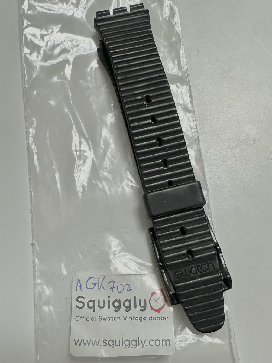xtakashix's tweet photo. 80年代後半〜90年代にかけて販売されていたSwatchのGent用Ribbed band (Black, 加水分解していないもの)を探しています。Ribbed bandがついているVintage Swatchでも構いません。
持ってる方がいたら売ってください。
@Swatch #swatch #vintageswatch #swatchvintage #oldswatch #gb406 #swatchxrated https://t.co/w6ulFAgOjW