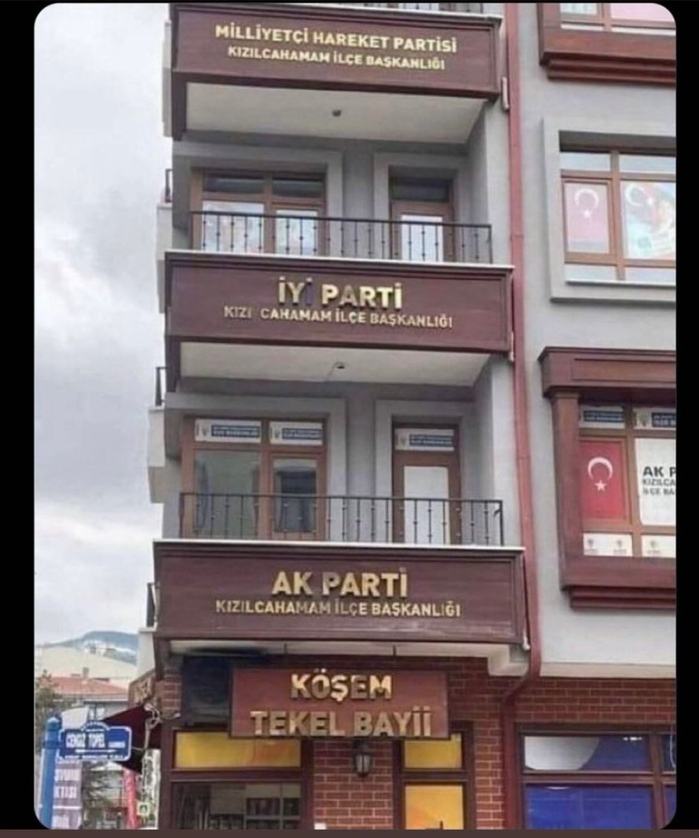 secimdeyiz's tweet photo. Bu Nasıl Bina Ya  😅 https://t.co/PZrmLPaTlI