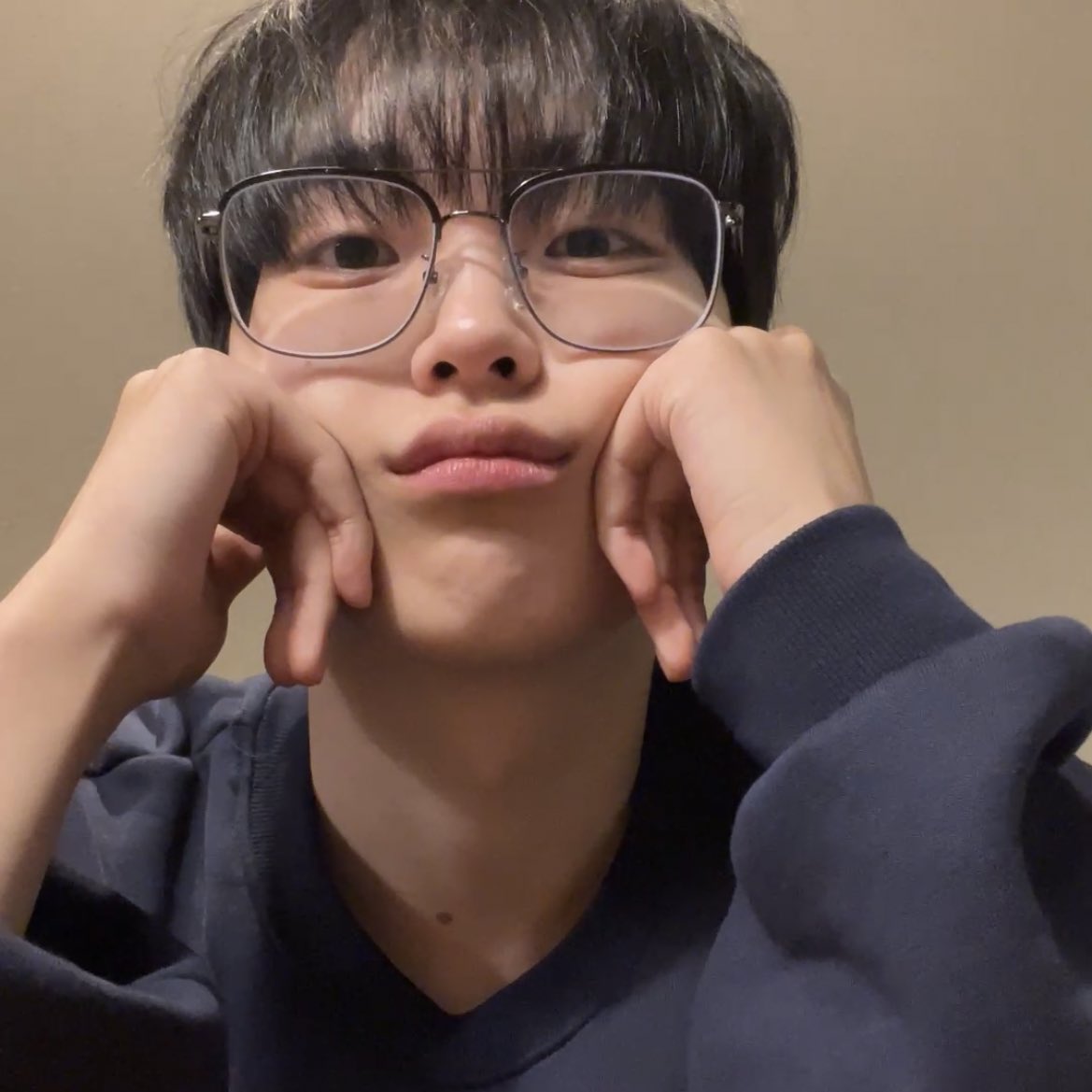 하 송형준… 행복해라 아가야 🤍🤍