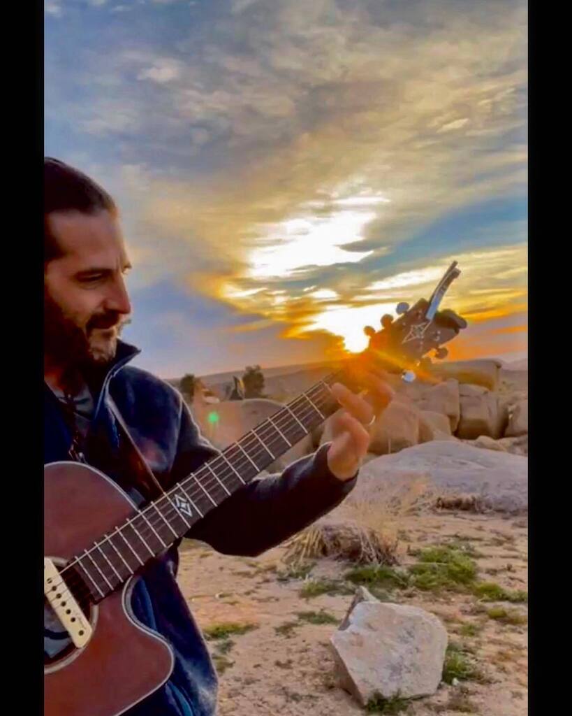 AletheaKontis's tweet photo. Spent my morning w/ @adamezragroup enjoying the desert sunrise and cinnamon tea…and trying not to think about how evil FL pollen has invaded my face. 🍃
#IdeasOfMarch #HighPollenSeason #indierock #happyplace #saturdaysongwriters #sundaysunrise #musicf… https://t.co/NIQGDBTVki https://t.co/SImZEom1Yc
