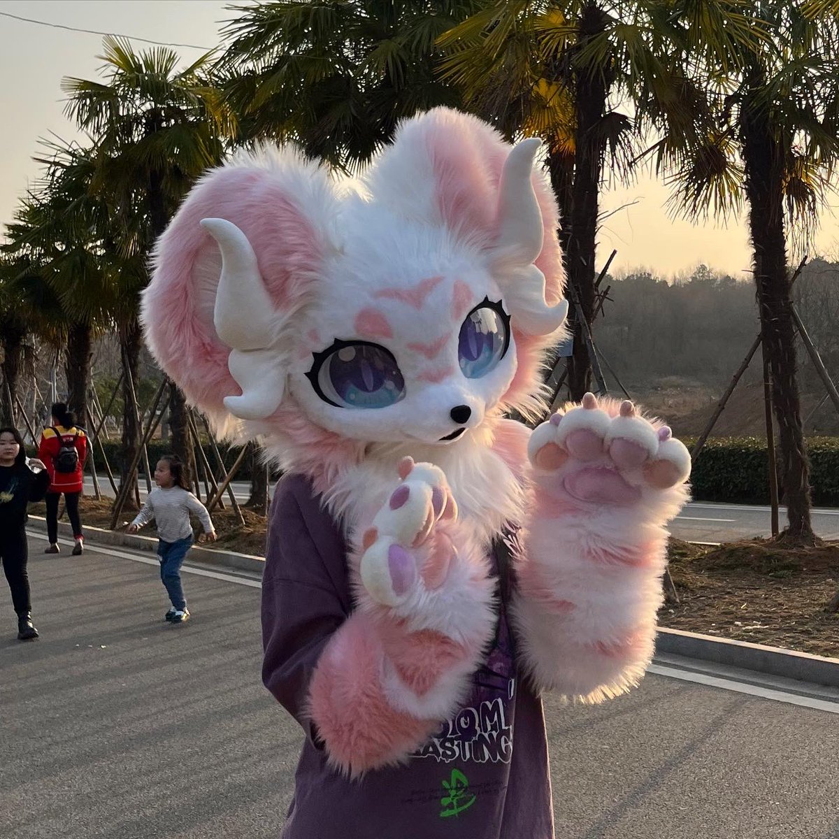 Repo from the owner .
Made by ZL Fursuit Studio.
Furry name:Kanna

#furry #furryfandom #furrycommunity #fursuit #fursuiter #fursuitmaker #fursuting #kemono
