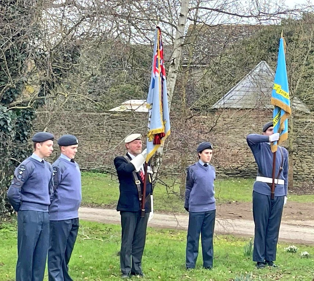 Thememorialmob's tweet photo. 3 Standards were present today with members of the @RoyalAirForce @RAF__Police @RAFBrizeNorton, @aircadets, 53 Squadron, 47 Squadron and the RAF Police Association.
#SuttonWick #XH117Z https://t.co/2NnqEp7yvR