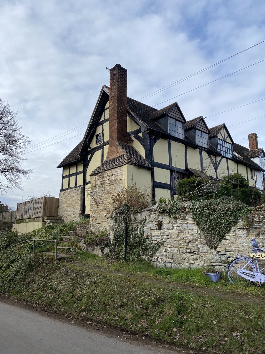 Megthelibraria1's tweet photo. Our walk today around #Wixford and #Exhall https://t.co/cFyKdqJ4WL