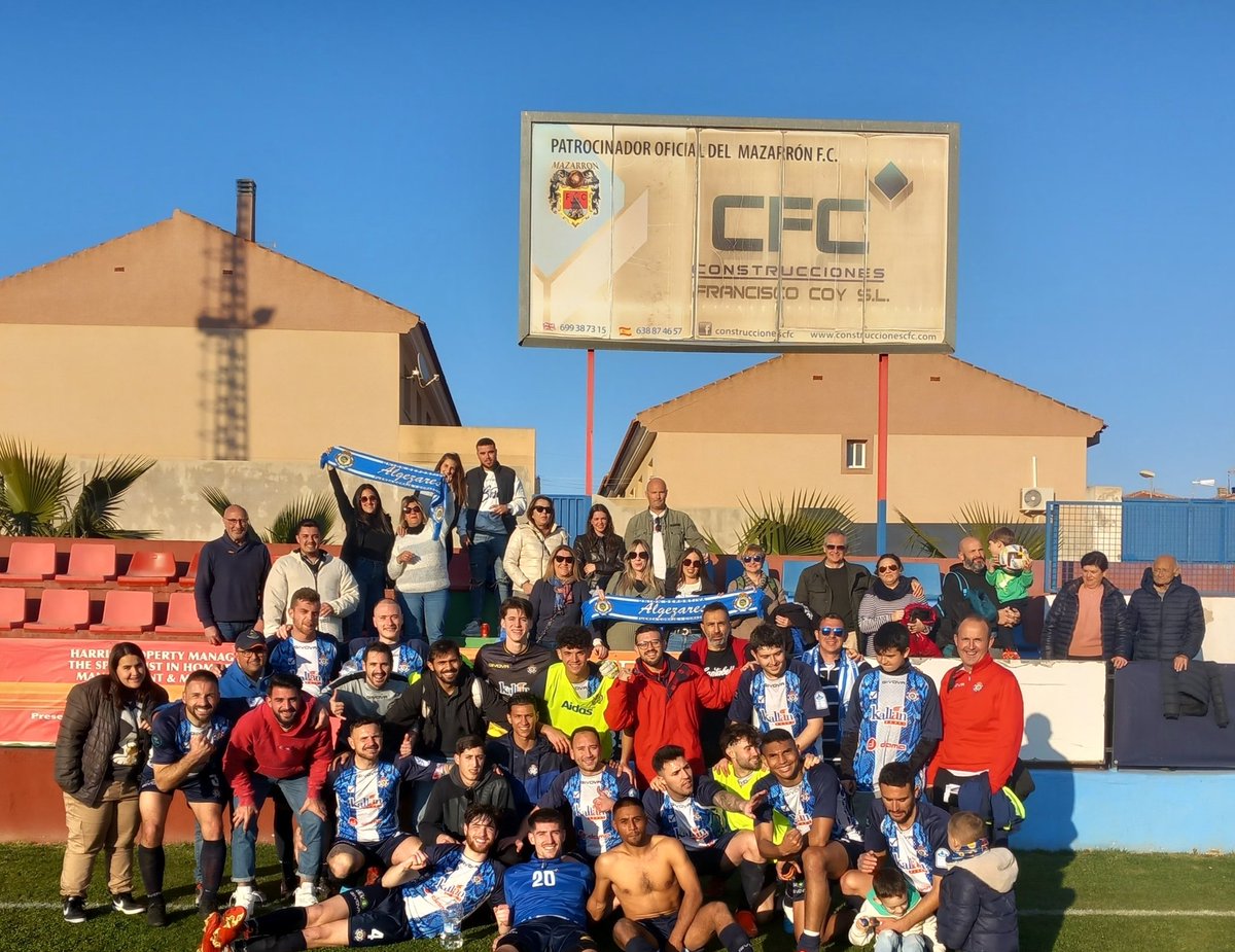 𝐒𝐄𝐆𝐔𝐈𝐌𝐎𝐒 𝐄𝐍 𝐏𝐑𝐄𝐅𝐄𝐑𝐄𝐍𝐓𝐄. 
La afición del Algezares se ha convertido en un jugador más cada partido disputado. 
Han dado alas a nuestros azules semana tras semana, desde casa o en el campo recordándoles que rendirse no era, es ni será una opción. 
Muchas gracias