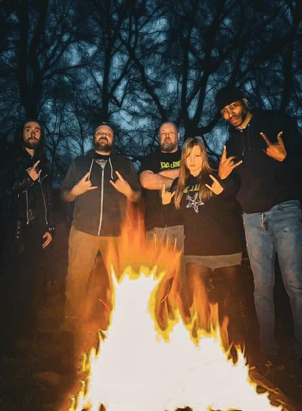 New band pic! #HeavyMetal #NCmetal #stonerdoom #femalefrontedband #EvilLeaf