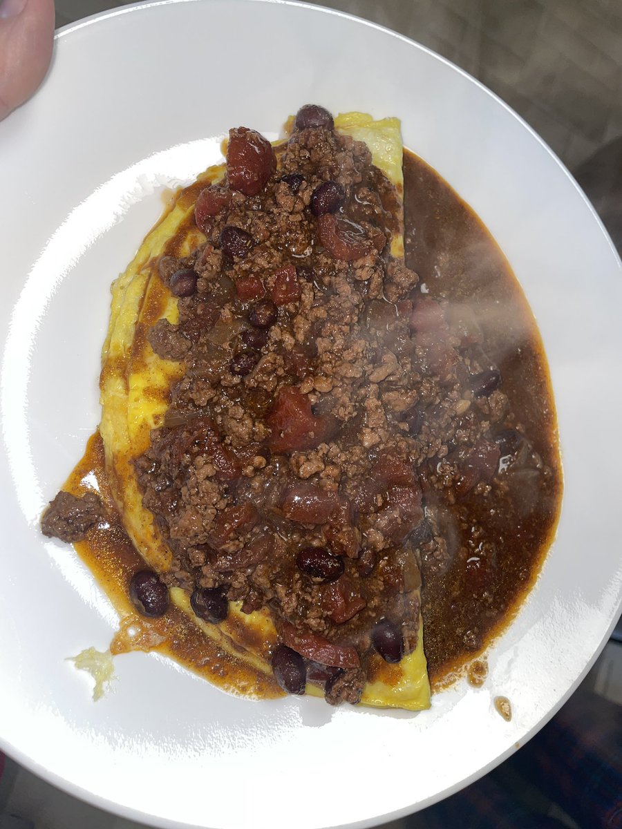 smokin_steve_72's tweet photo. Chili on top of an omelette.
Smash or pass?
#twitterbreakfast https://t.co/XvwvYVXNzt