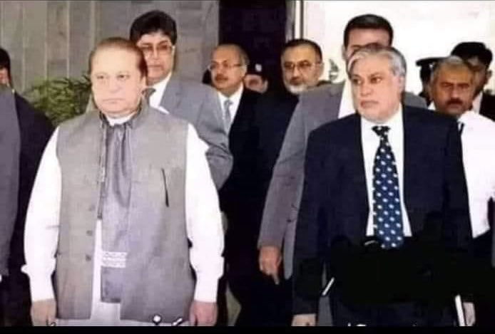 sufisal's tweet photo. The last gasps of the Crook, imported hakoomat . Straight out of the Gen Zia Martial law playbook. TV has been ordered to BAN @ImranKhanPTI speeches. #OSTRiCH #GEEDAR https://t.co/SAo3E6VjyD