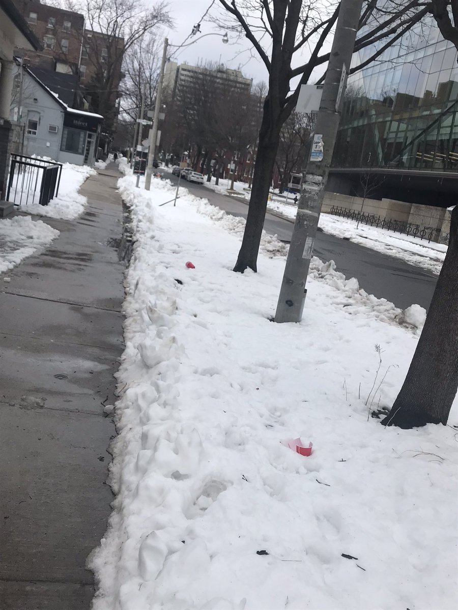 Pretty disappointing <a href="/SigmaChi/">Sigma Chi Fraternity</a> <a href="/UofT/">University of Toronto</a> #litterbug
