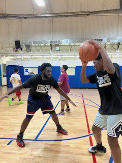 Another successful Saturday!! 🏀⛹️‍♂️⛹️‍♀️ #SNL youth officer Perez helped kick off Saturday night lights . Let’s keep our youth engaged and productive. To our SNL coaches thank you for your commitment to youths across the city.