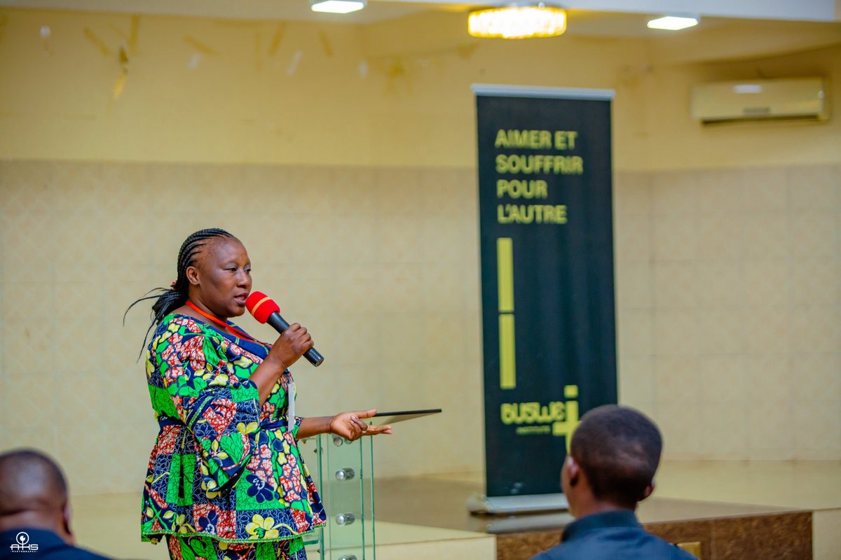 BusweInstitute's tweet photo. POLITIQUE, GOUVERNANCE ET ELECTIONS
Revivez en images le Buswe Conference qui s'est tenu le 3 Mars 2023 dans la salle ARRUPE à Lubumbashi et Dites-nous en commentaire quand et où souhaiterez-vous que soit organisé le prochain Buswe Conference.
#busweconference https://t.co/gJly8DcffH