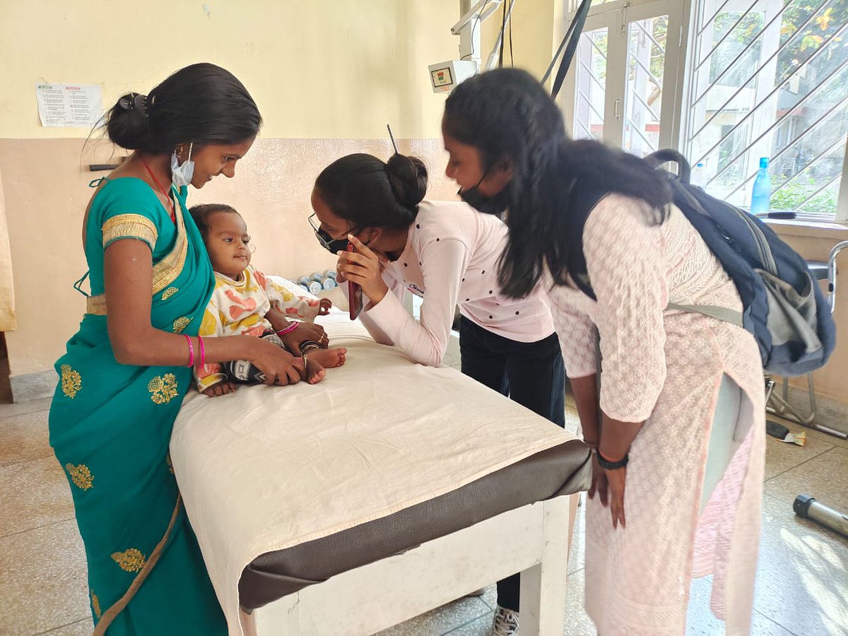 team_drishyam_'s tweet photo. Team Drishyam's visit to Guru Nanak Home for handicapped,Bariatu Ranchi.
Work done
i: Distribution of biscuit and juice
ii:Cash donation
It was done with our great motto 
निष्ठा, सहयोग,सेवा
#welfare #Children https://t.co/xxMpiqXxzc