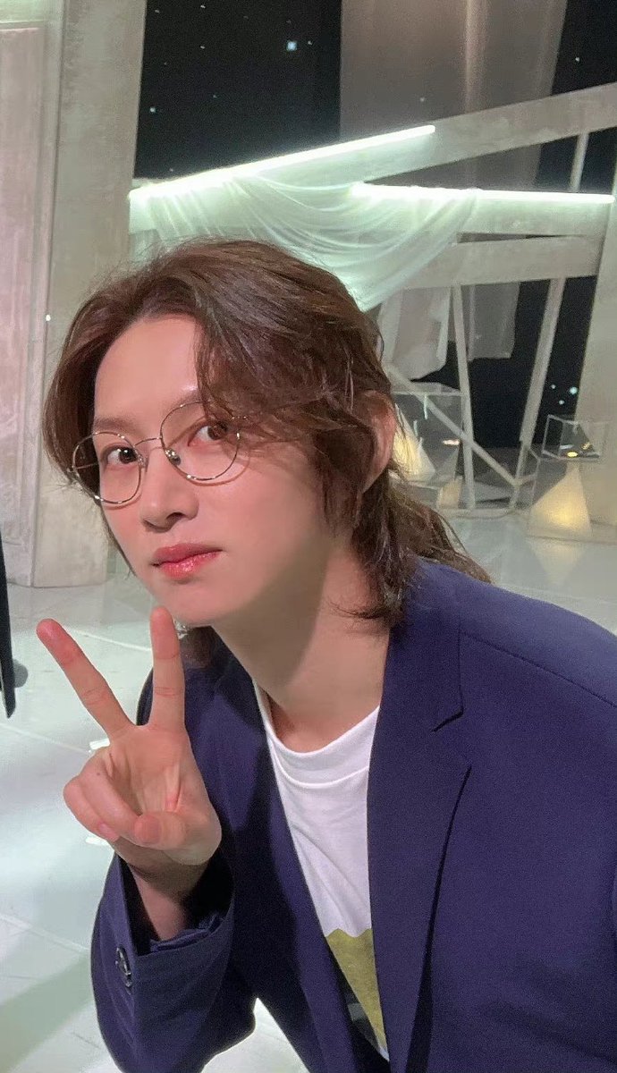 streamSJ_INA's tweet photo. Happy 18th Debut Anniversary Kim Heechul

🥳💙🥳💙

#김희철_18주년도_체리업
#HEECHUL #희철
#SUPERJUNIOR #슈퍼주니어
@SJofficial https://t.co/cbRMnDRzzN