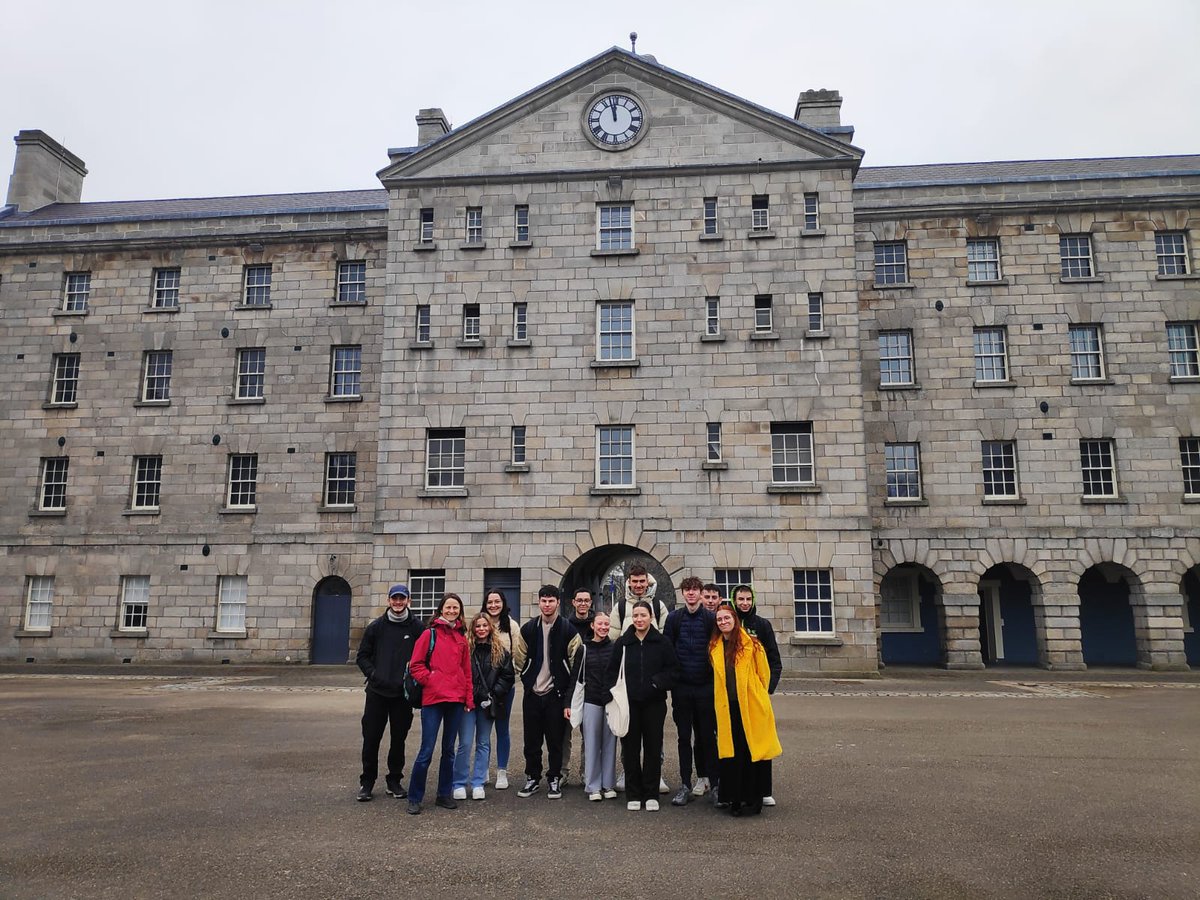 bonaparterasmus's tweet photo. Visite du museum of decorative Art &amp; History à Dublin.
Un lieu qui correspond parfaitement aux métiers de nos bac pro. https://t.co/5hYjXQ4xNO